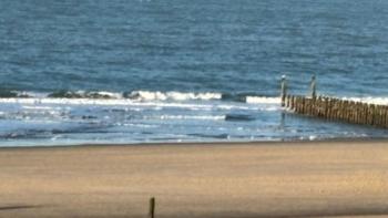 Twee dagen na kerst. Zojuist heb ik contact gehad met de Luisterlijn. Ze doen echt hun best. Het luisterende oor was fijn! Wel de crisislijn...