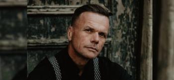 Ron Annes weet hoe verslaving je leven kan ontwrichten. Al op jonge leeftijd begon hij met alcohol en wiet, en raakte daarna verstrikt in...